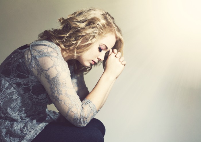 10 Prayers When You Feel Alone and Weak
