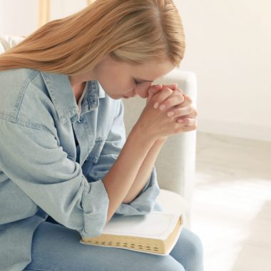 31 ways to pray for a grieving friend